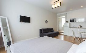 Lux Studio Near Metro Yaroslava Mudroho, Universytet - Chernyshevska Str 95-4